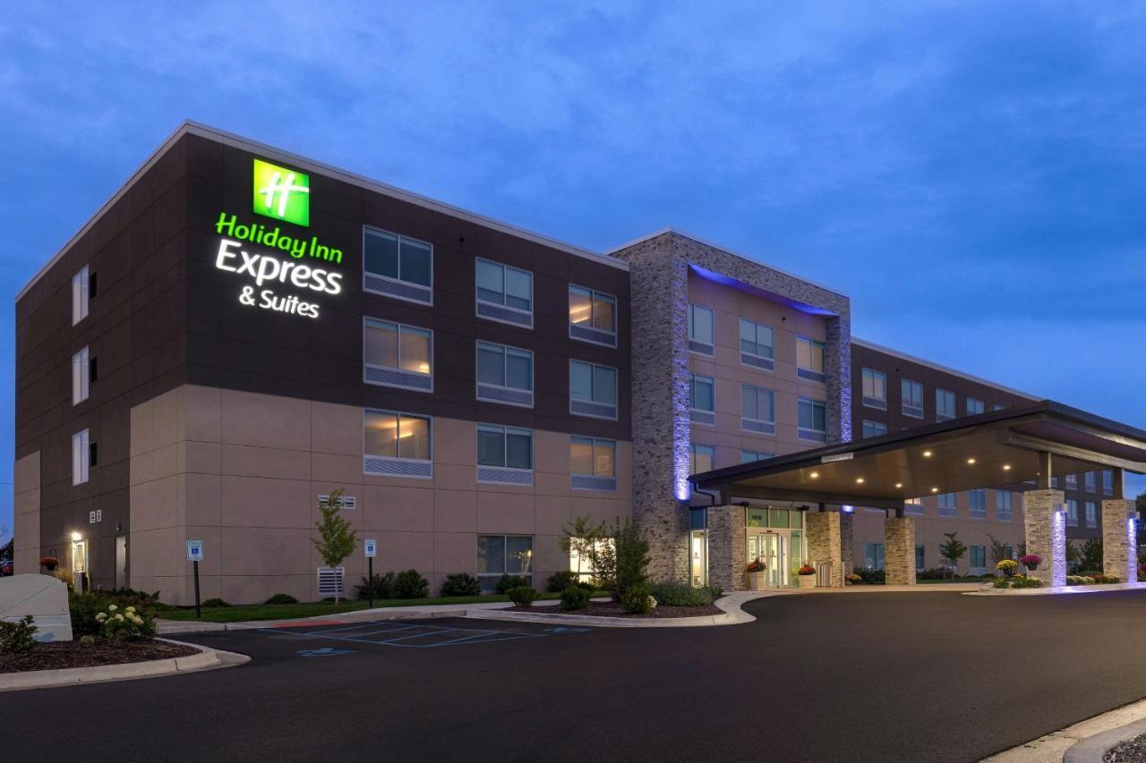 Holiday Inn Express & Suites - Brighton, An Ihg Hotel Exterior photo